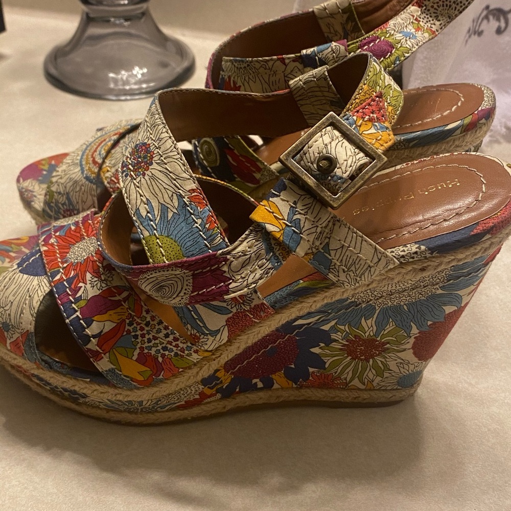 Shoes - Picture 5 of 6